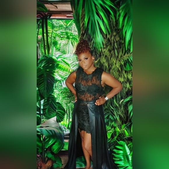 Lace Mini Dress - Picture 4 of 9